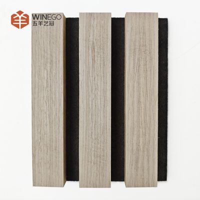 Op maat gemaakte verschillende kleuren Hout slatschild akoestisch paneel Voldoen aan esthetische eisen