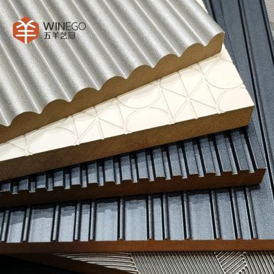 Premium geïmprimeerde fineerpanelen voor woning- en kantoorinterieurs 2400 mm