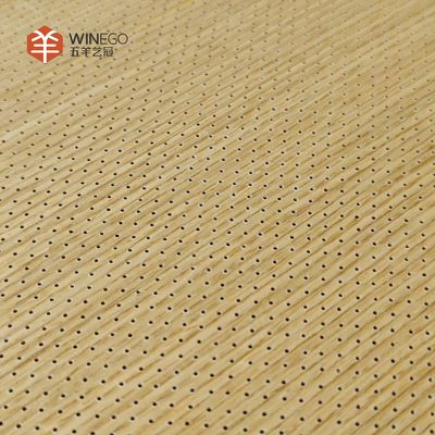 Decoratieve en Akoestische Micro-geperforeerde Akoestische Paneel met Fineer Afwerking